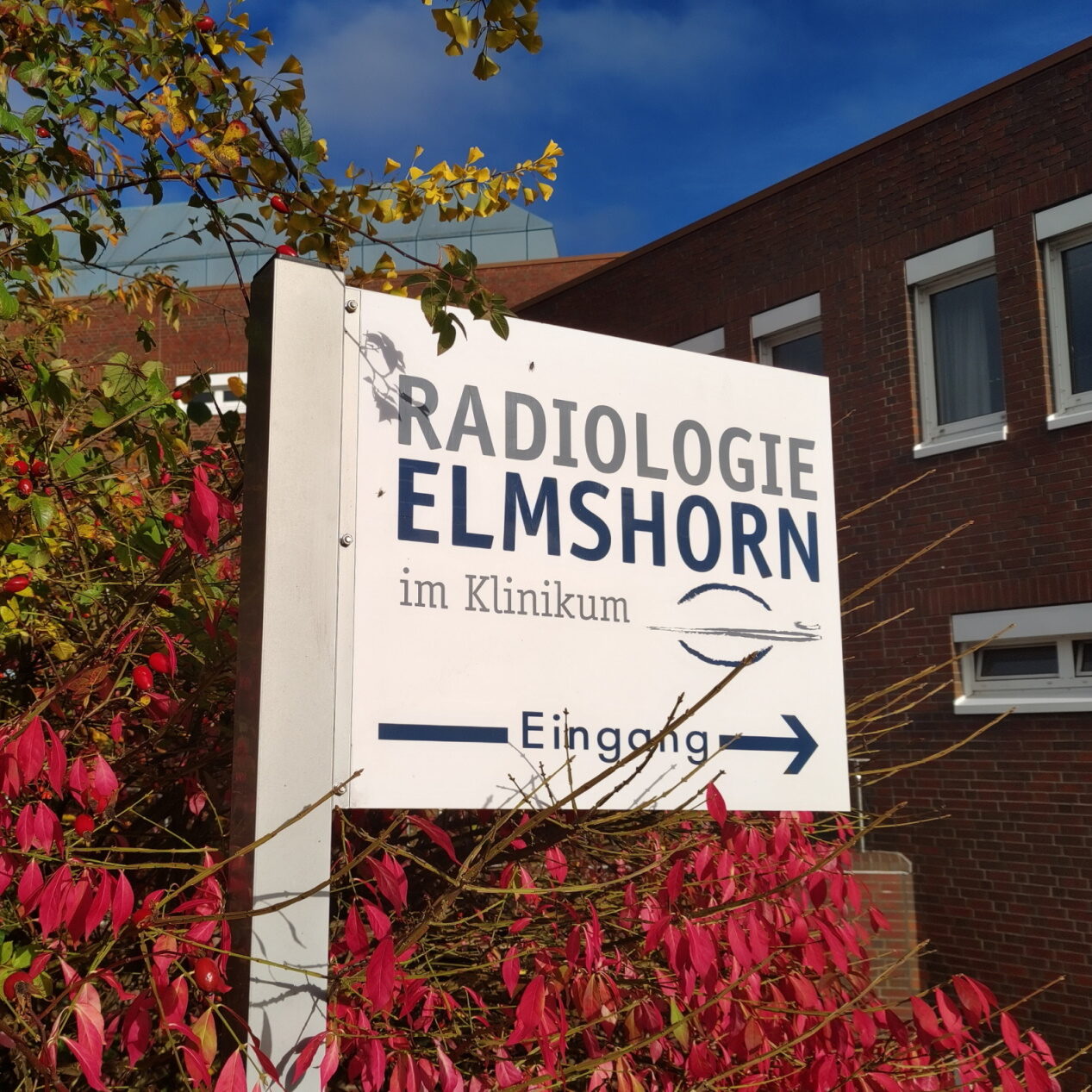 Ansicht des Eingangsschildes der Radiologie Elmshorn